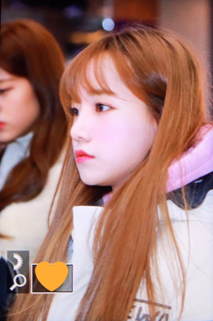 아이즈원) 김포공항 일본으로 출국하는 조유리 | 인스티즈