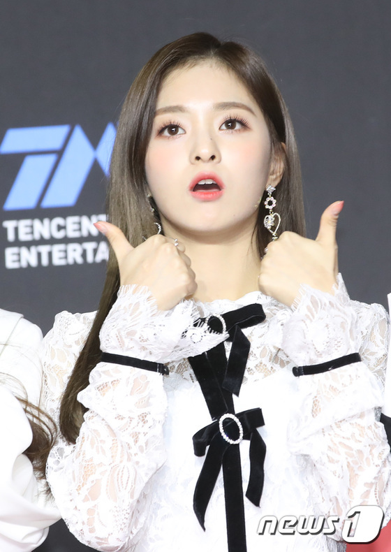 2018MAMA 프로미스나인 레드카펫 | 인스티즈