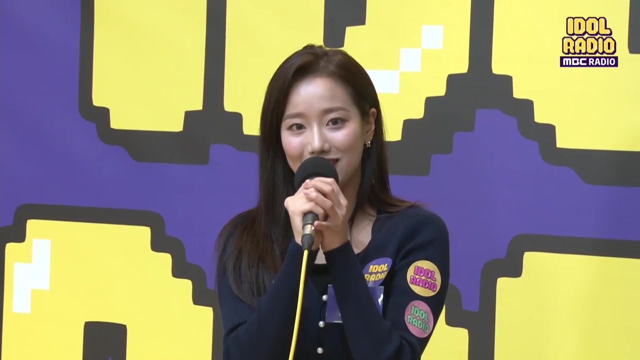 아이돌라디오 출연한 이나은.jpgif | 인스티즈