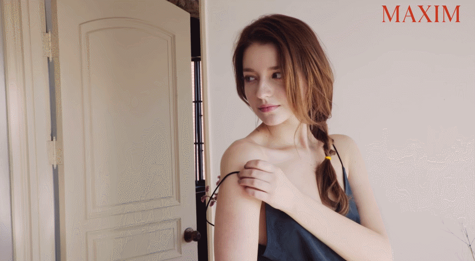 맥심에 나온 안젤리나 다닐로바.gif | 인스티즈