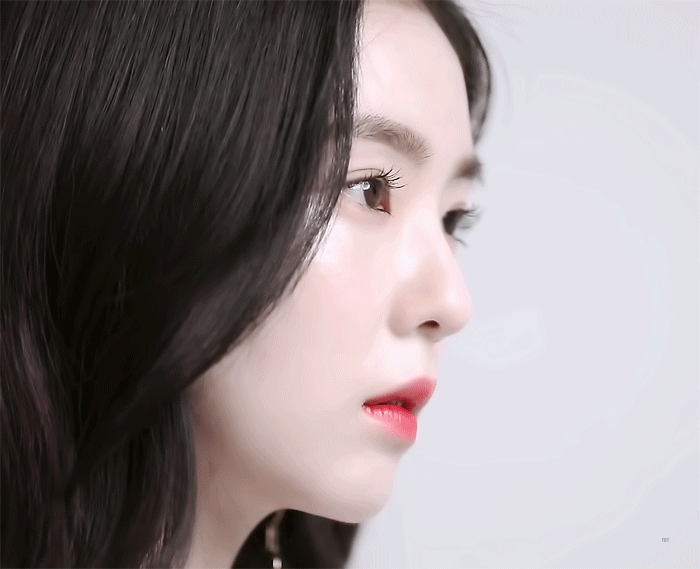 꽃을 든 아이린.gif | 인스티즈