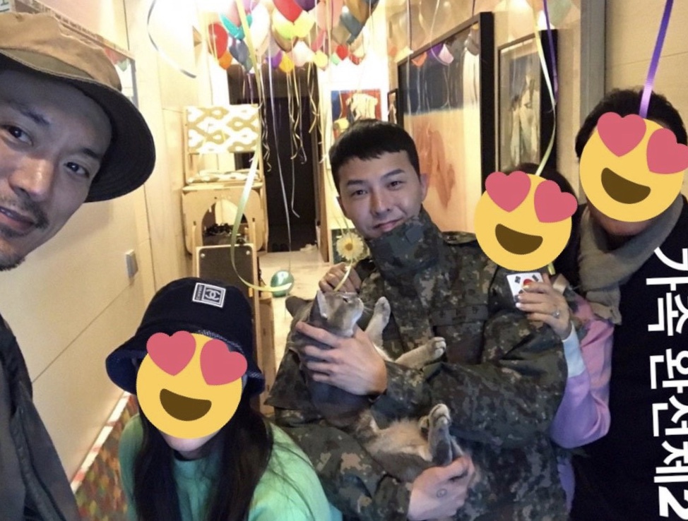 지드래곤....전역 자축 파티.jpg | 인스티즈