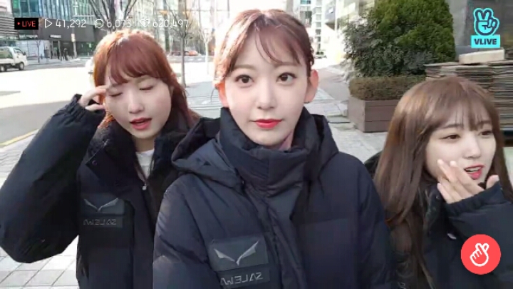 아이즈원,이 추운날 야외 브이라이브 연 사낰히 | 인스티즈