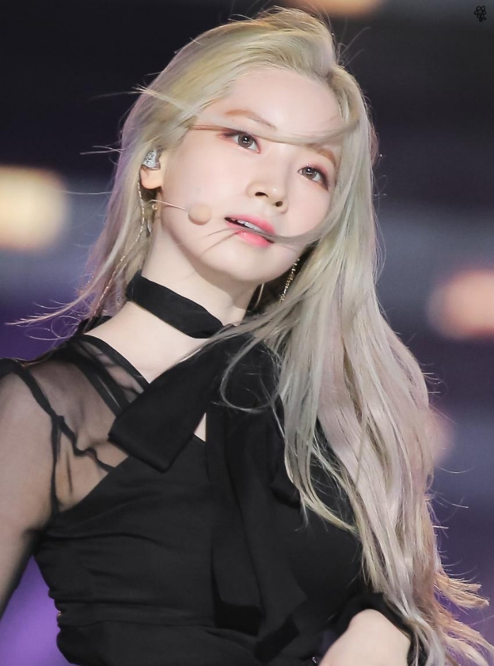 충격과 공포의 모습으로 끼부리는 오늘자 트와이스 다현 | 인스티즈