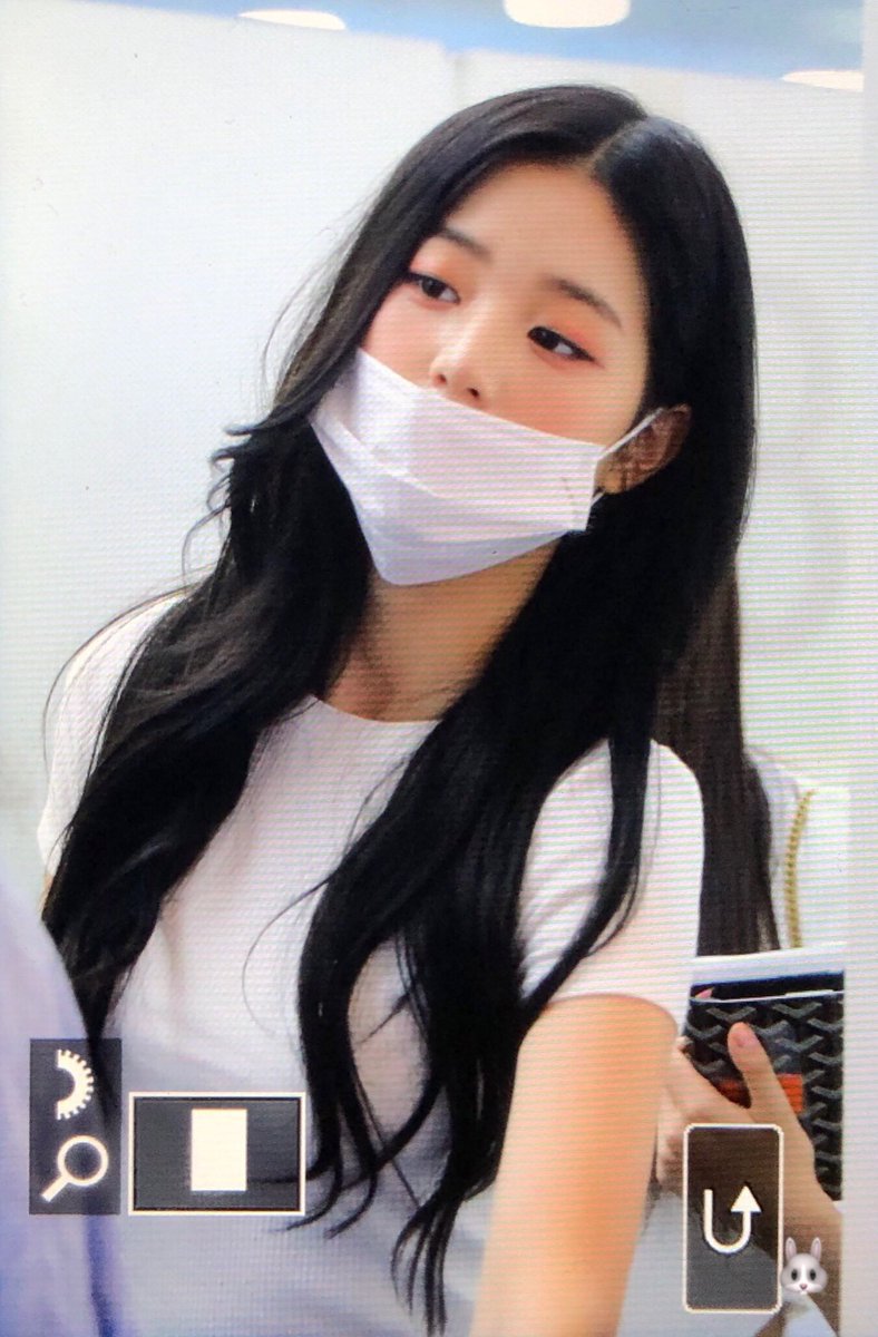 예쁘게 화장 받는 장원영 | 인스티즈
