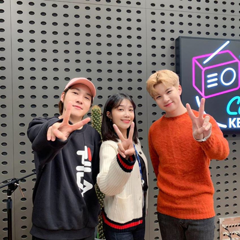 가디건 입은 믕DJ 에이핑크 정은지.jpg | 인스티즈