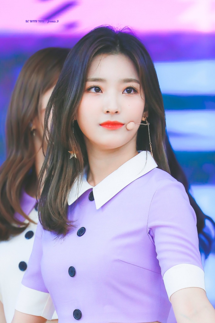 자기전 프로미스나인 캡틴 이새롬 | 인스티즈