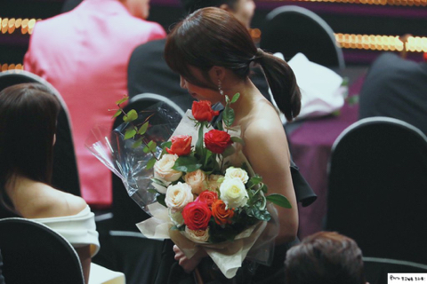 kbs 연예 대상에서 에이핑크 정은지.jpg | 인스티즈