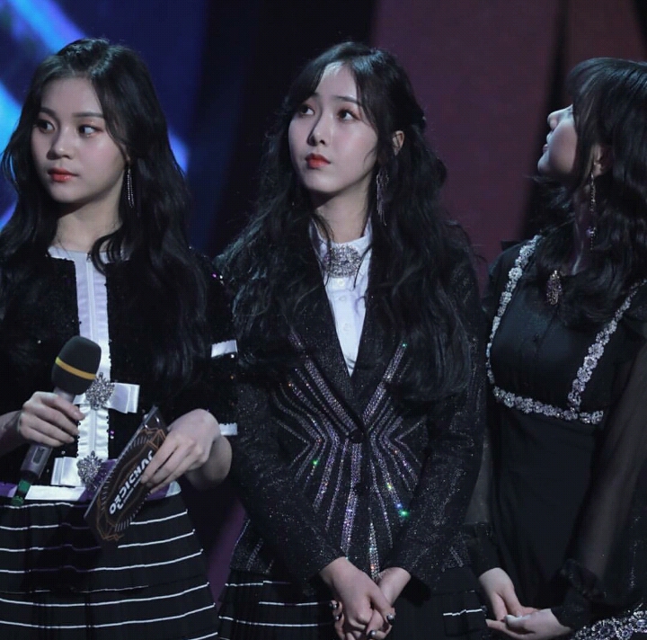 어제자 여자친구 mbc연기대상 시상&amp;축하공연.jpg | 인스티즈