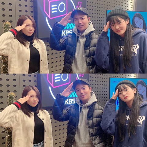 에이핑크 정은지 경례각.jpg | 인스티즈