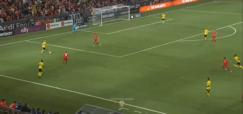 구너가 평가하는 무스타피.gif | 인스티즈