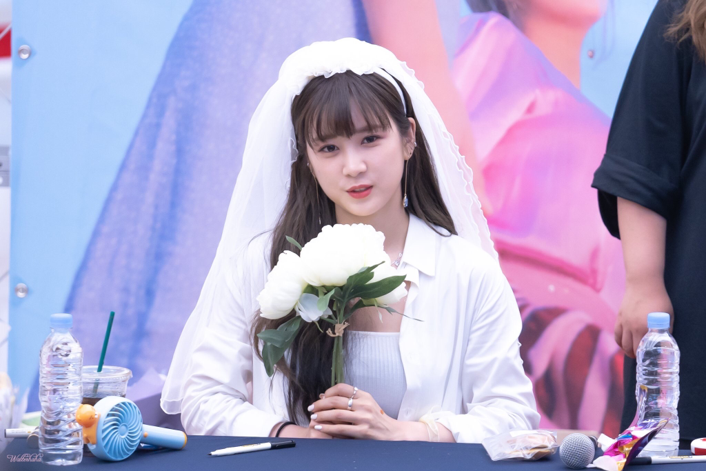 [에이핑크] 비 올것 같은 날씨라서 박초롱 | 인스티즈