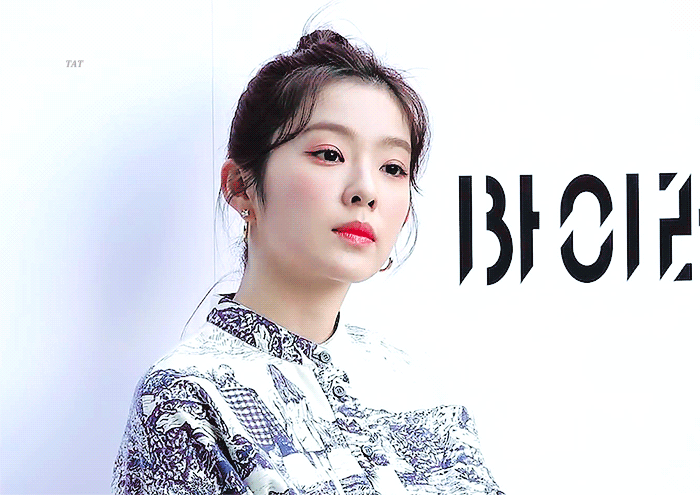 행사장에서 완전 귀여운 똥머리한 레드벨벳 아이린.jpgif | 인스티즈