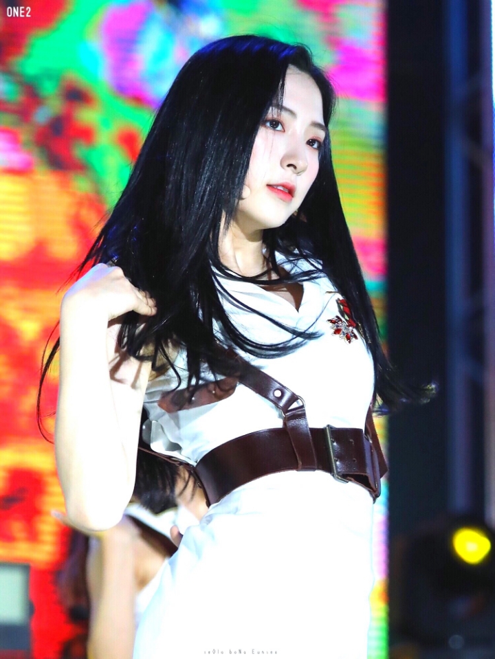 우주소녀 은서 금발 vs 흑발.jpgif | 인스티즈