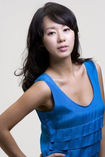 아이즈원 채원이 볼때마다 이상하게 이분 떠오름 | 인스티즈