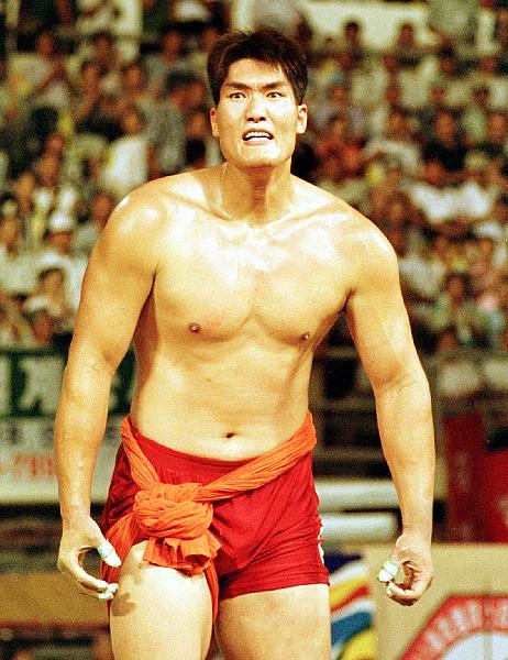 217cm-153kg-380mm의 초거구로 20대초반들은 잘 모를수도 있음 | 인스티즈