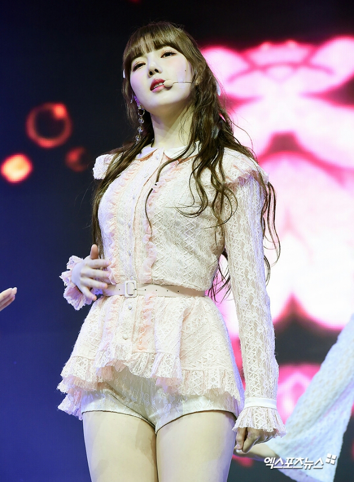 190114 여자친구 쇼케이스 현장.jpg | 인스티즈