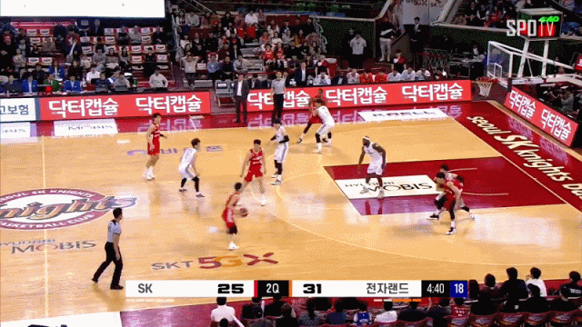 오늘자 서울 SK 김선형 유로 스텝 | 인스티즈