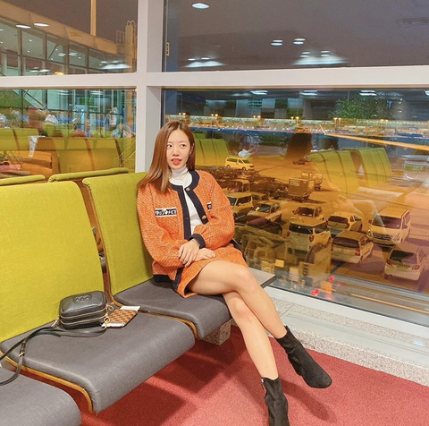 공항에서 비행기 기다리는 에이핑크 남주.jpg | 인스티즈