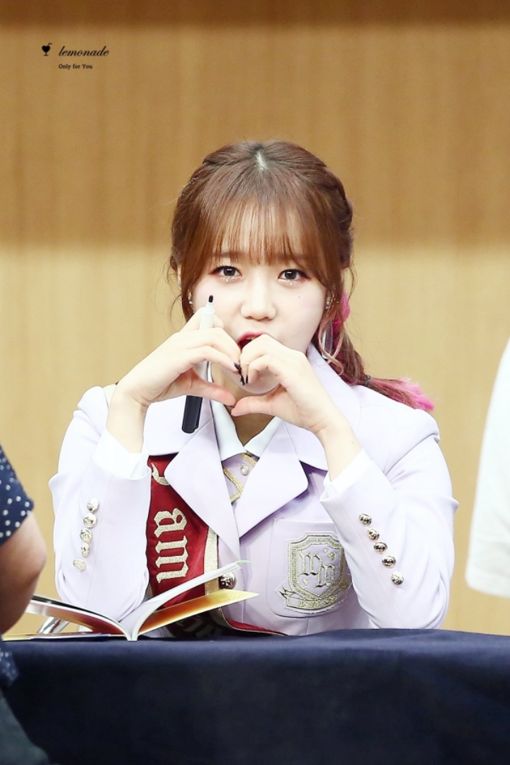 양갈래 머리한 아이오아이 멤버 모음 .jpg | 인스티즈