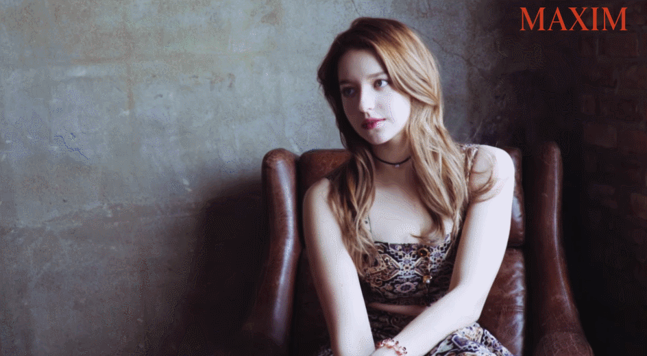 맥심에 나온 안젤리나 다닐로바.gif | 인스티즈