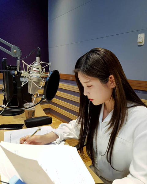 아침을 여는 롱모닝 에이핑크 초롱.jpg | 인스티즈