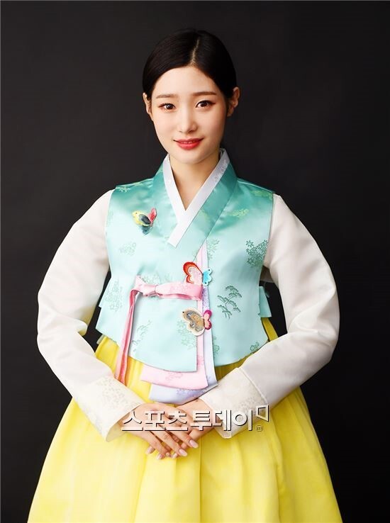 2020년 새해 기념 한복입은 정채연 .jpgif | 인스티즈