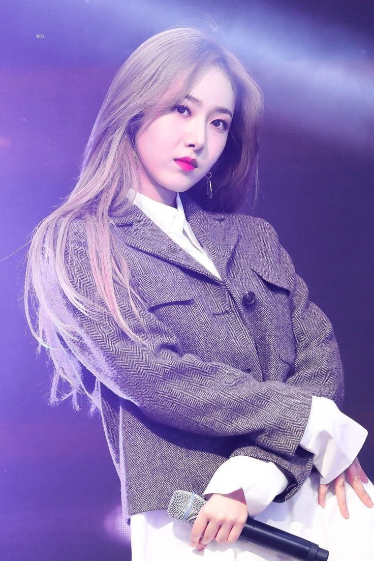 졸다가 보니까 은근히 미인인 듯한 여자친구 신비.jpgif | 인스티즈