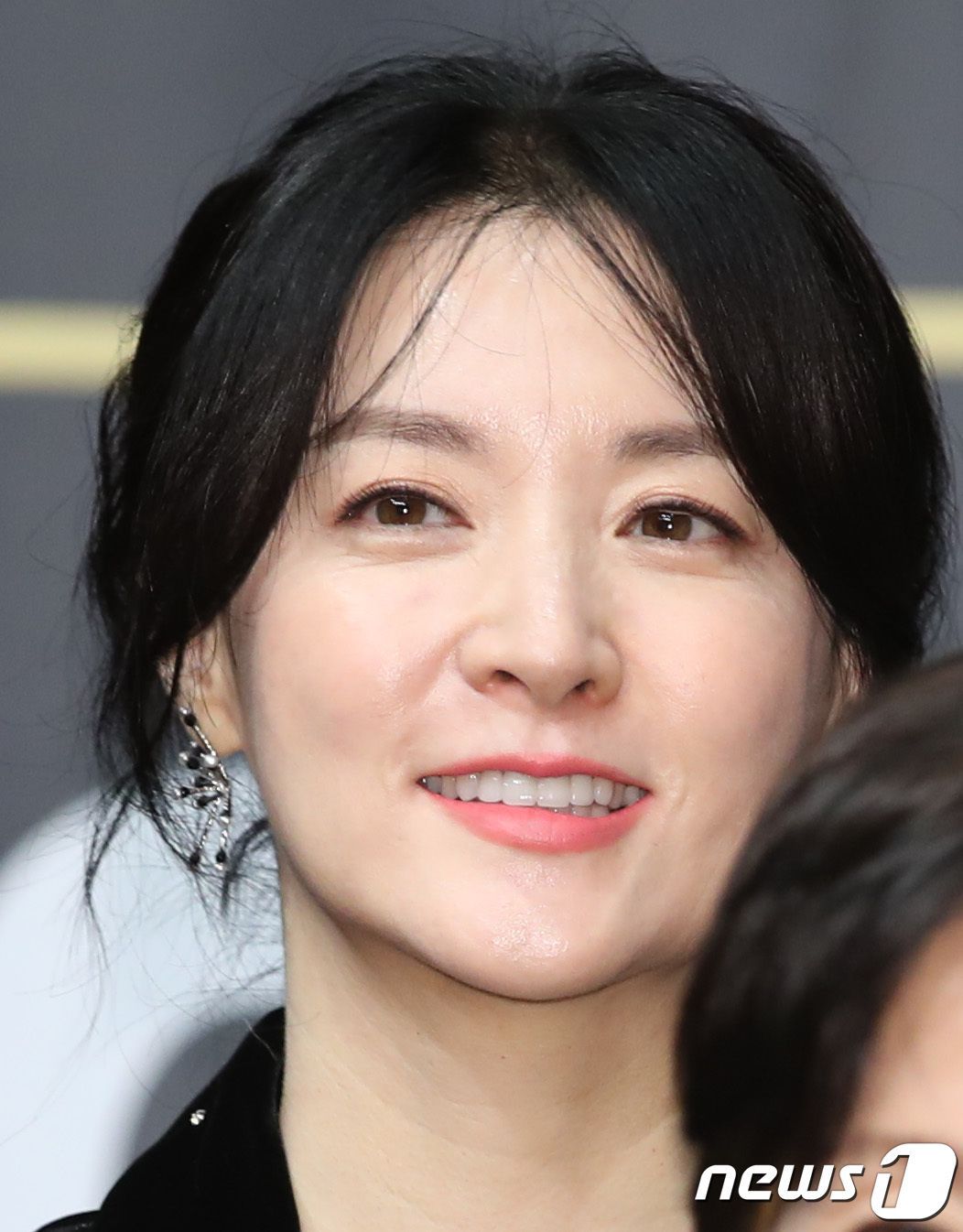 오늘자 이영애.jpg (아름다운예술인상 시상식 참석) | 인스티즈