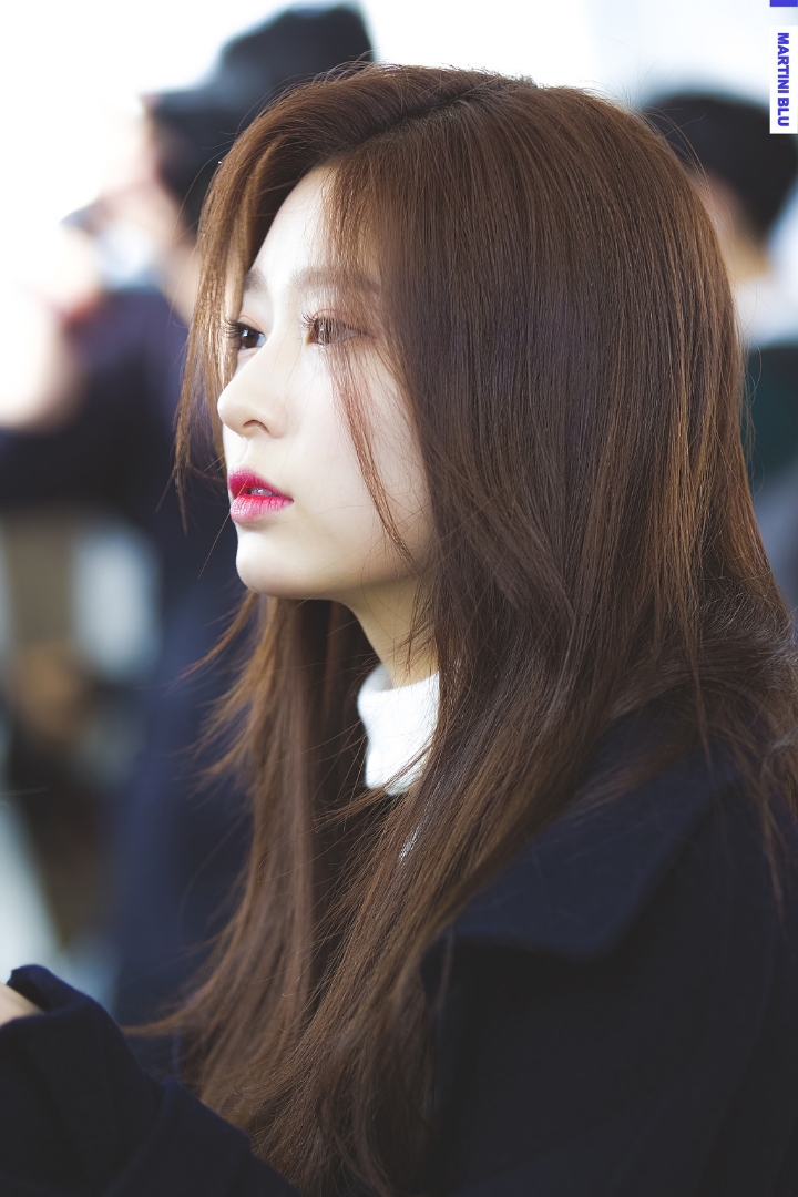 쭈굴미 넘치는 애잔한 개구리 아이즈원 김민주2.jpgif | 인스티즈