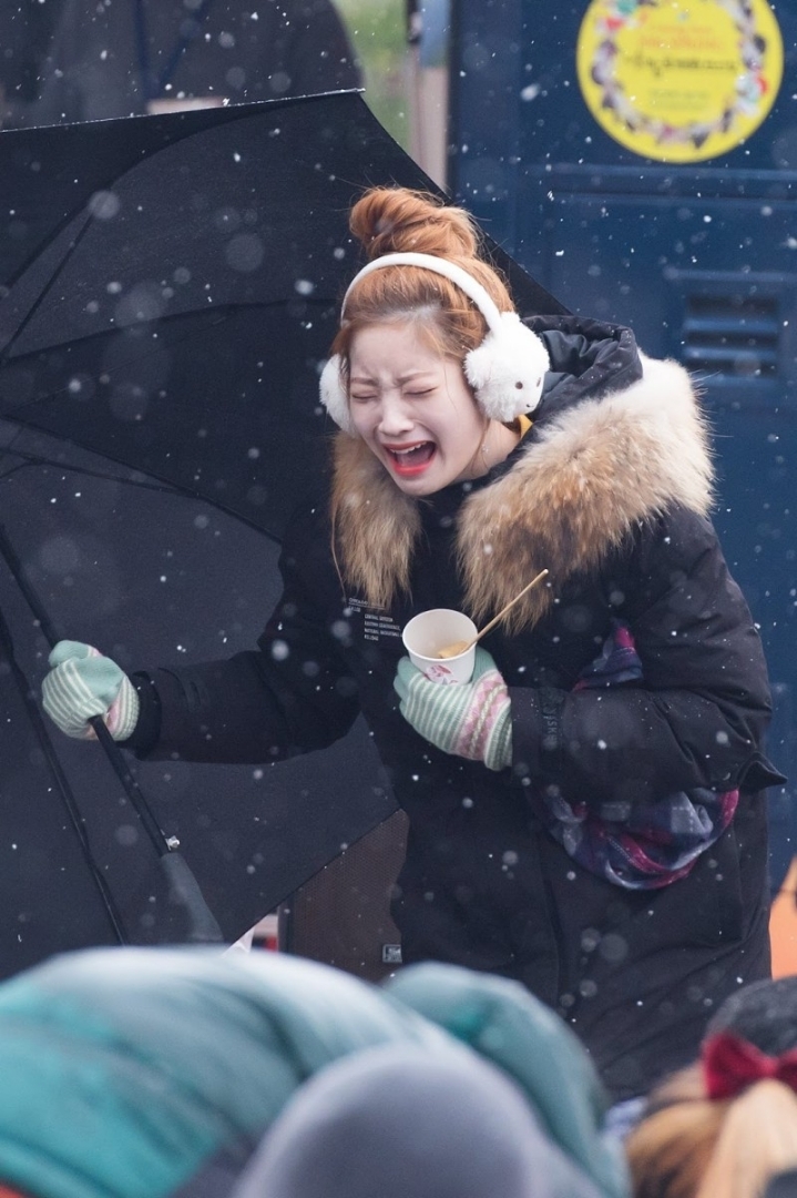 오열하는 다현.gif | 인스티즈