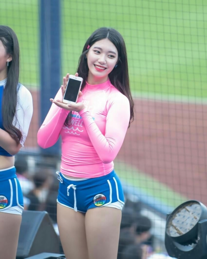 SK 치어리더 합류 소식 전하는 삼성 치어리더 출신 박현영 | 인스티즈