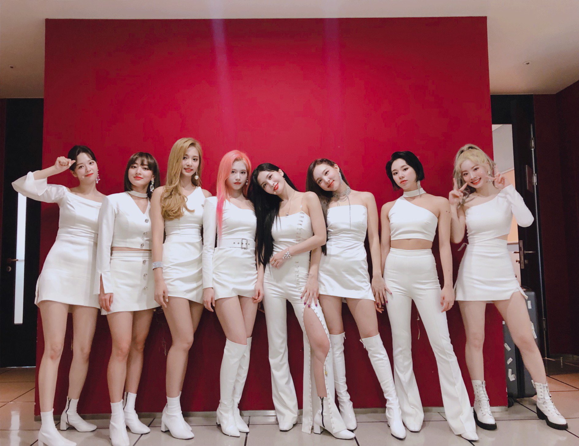 트와이스 공트 - 음악중심 단체사진 | 인스티즈