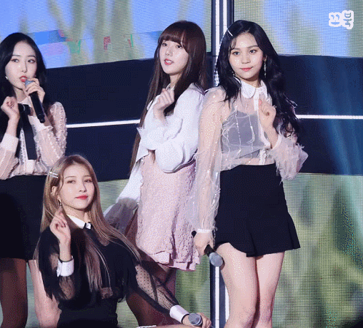 폭죽이 무서운 여자친구 예린이.gif | 인스티즈