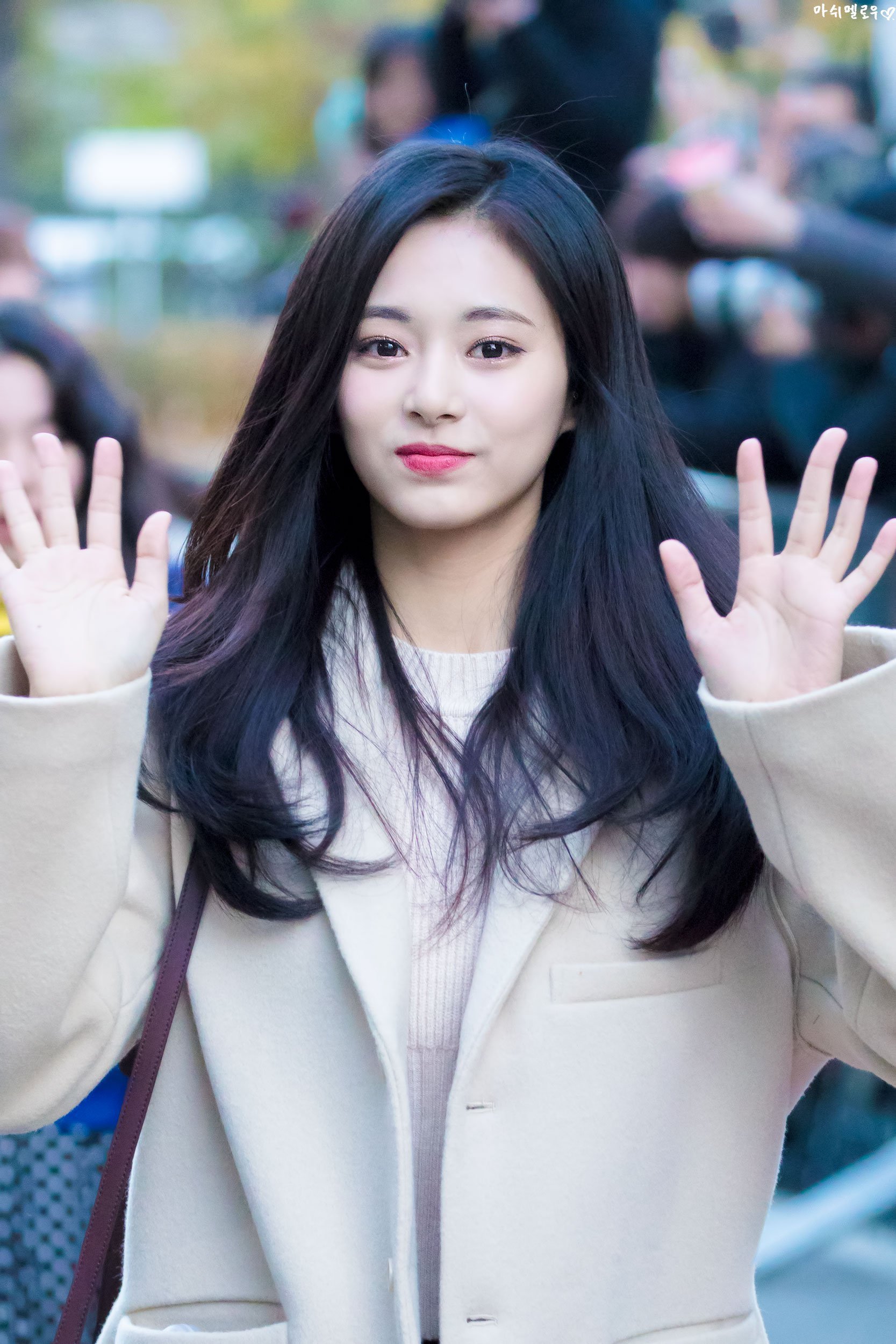 최근 트와이스 쯔뭉이 쯔위의 비주얼.jpgif | 인스티즈