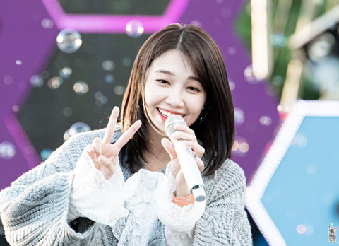 무대 비누방울 효과 속 에이핑크 정은지.jpgif | 인스티즈