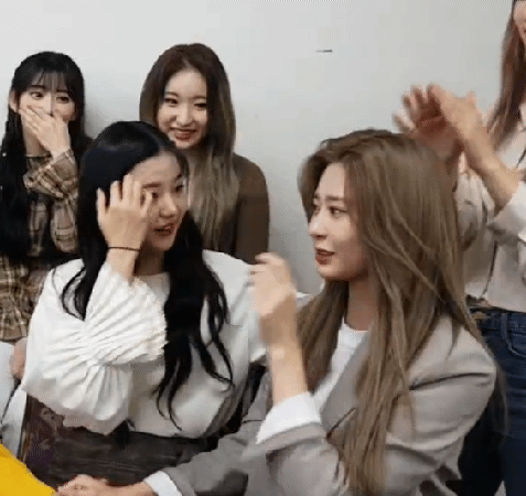 눈물바다...아이즈원 권은비 생일 브이앱 | 인스티즈