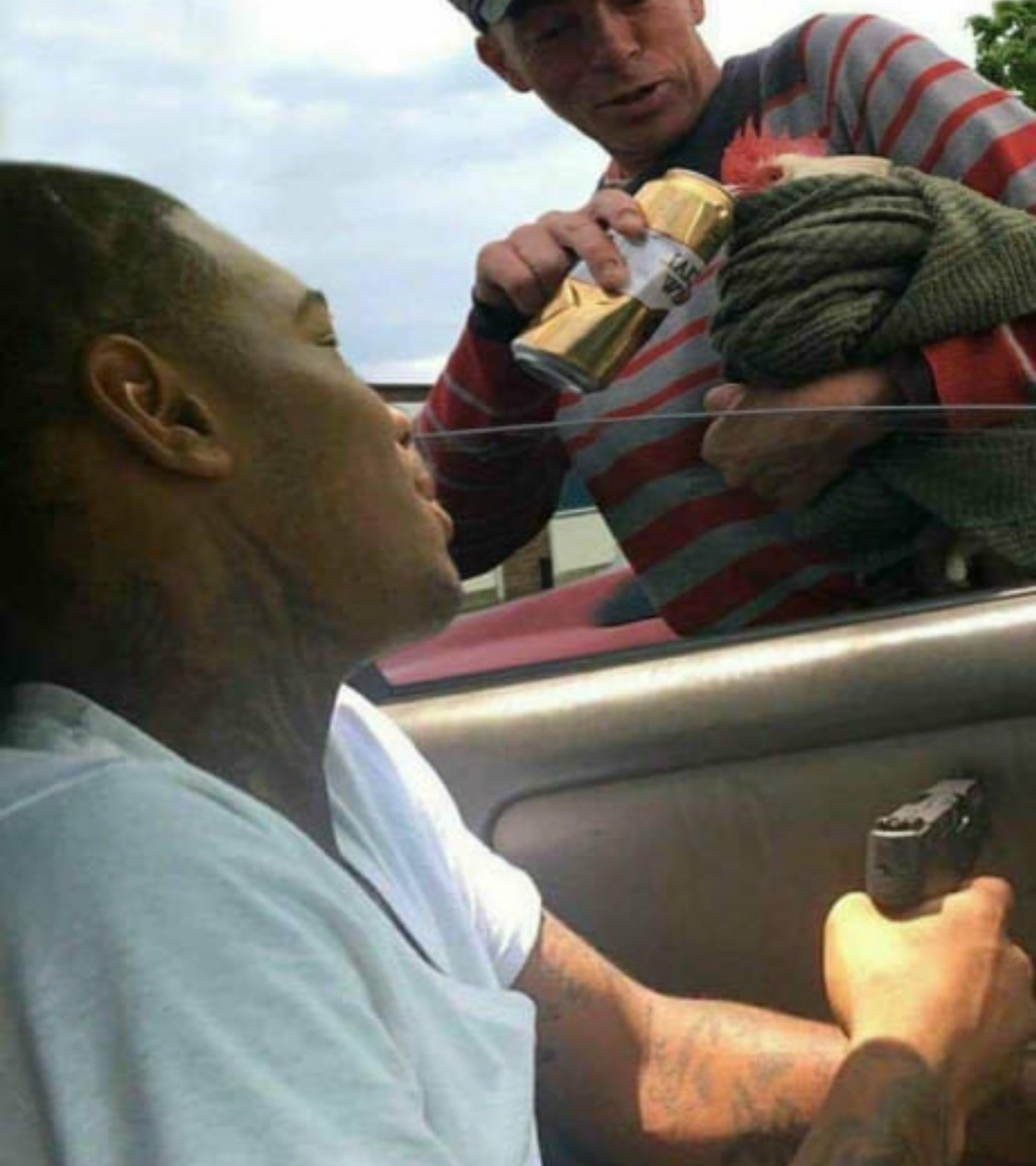 무슨 상황인지 짐작조차 안되는 사진.jpg | 인스티즈