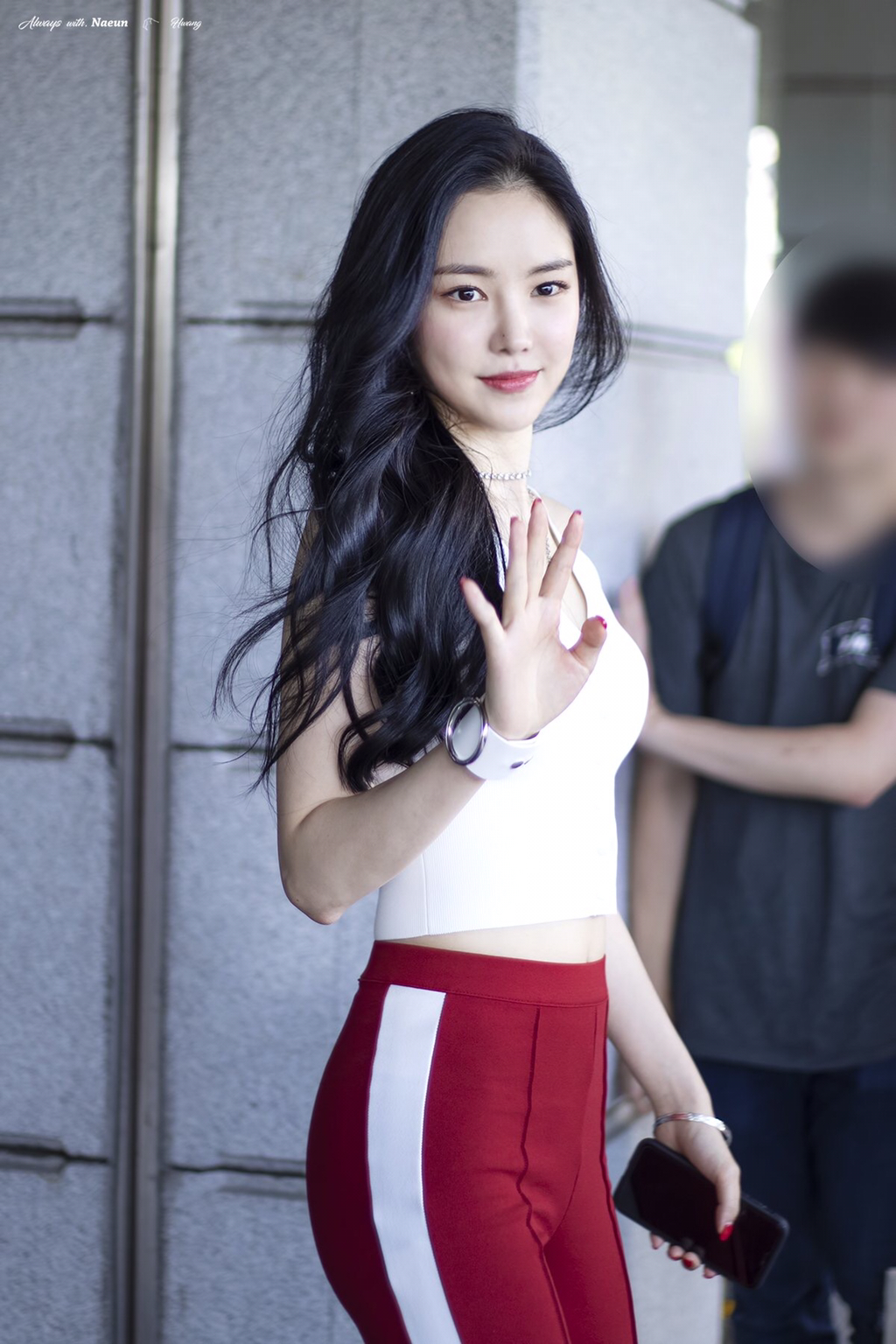 [에이핑크] 맘스터치는 역시 딥치즈버거라서 나은이 | 인스티즈