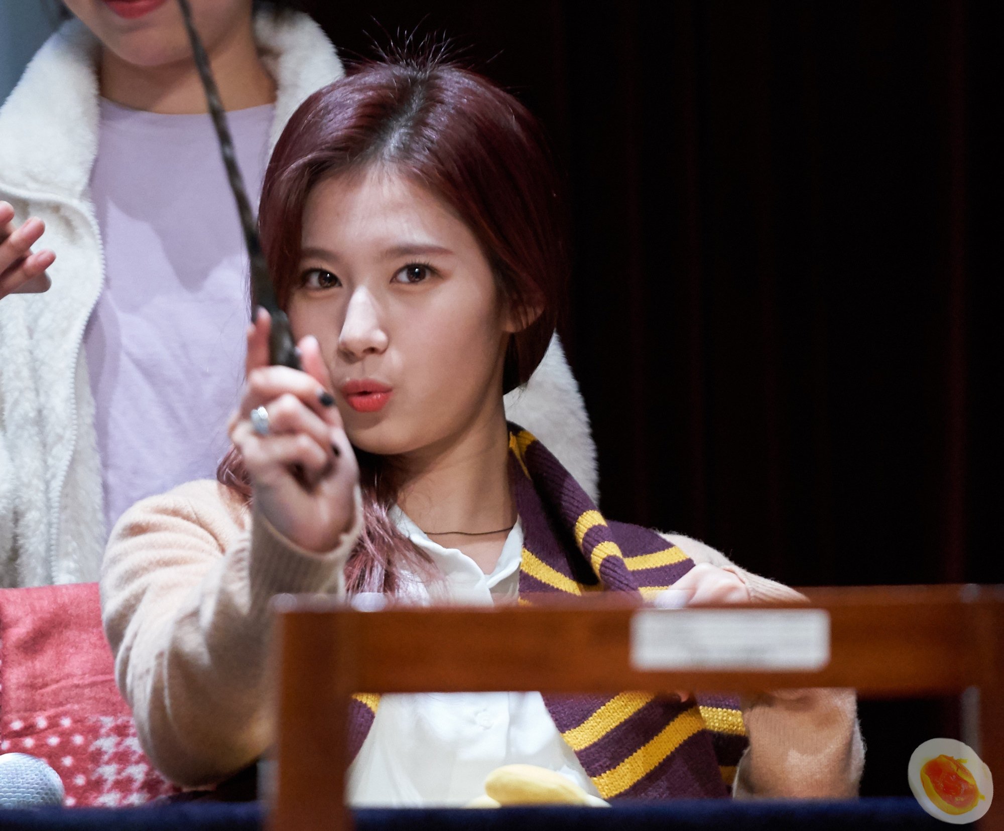 잔망스러운 트와이스 사나.jpgif | 인스티즈