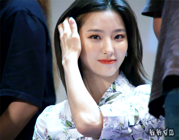 자기전 프로미스나인 캡틴 이새롬 | 인스티즈