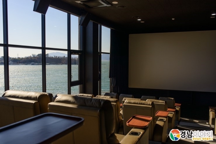 바다가 보이는 영화관.jpg | 인스티즈