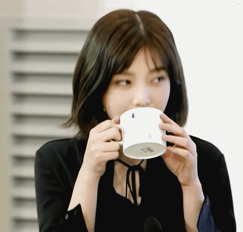 레드벨벳 조이 보고 쓰러지는 척 하는 팬 ㅋㅋㅋㅋㅋ.gif | 인스티즈