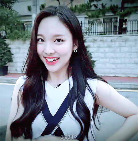 나연이 과즙상이란 말을 듣는 이유 gif | 인스티즈