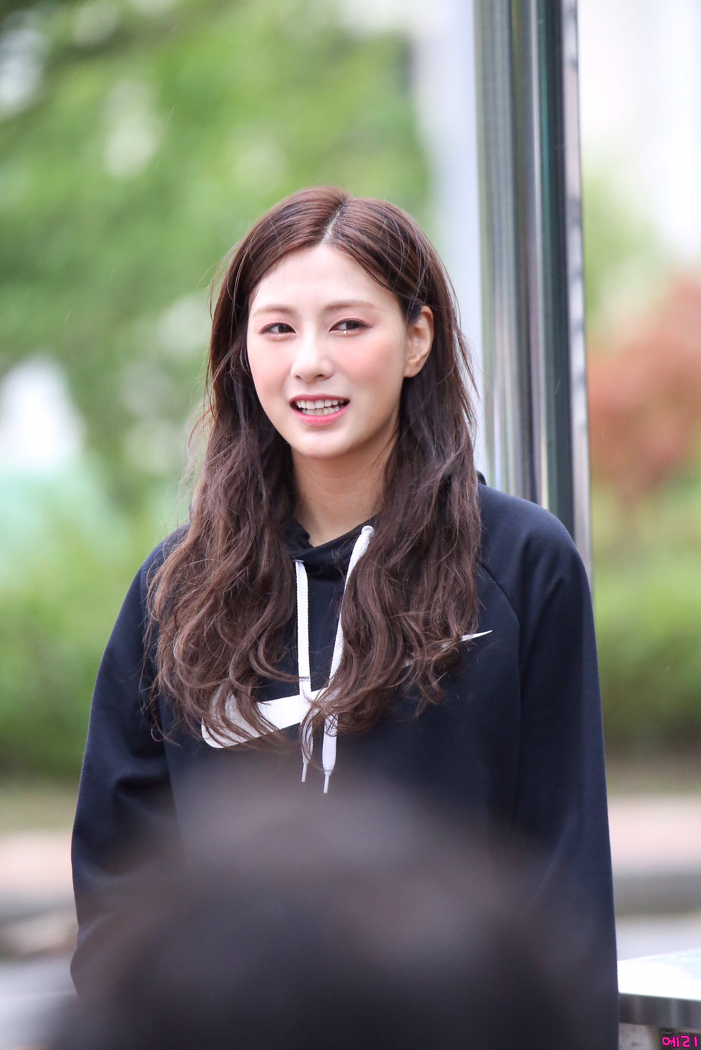[에이핑크] 오늘은 기타 줄 교체 할 예정이라서 하영이 | 인스티즈