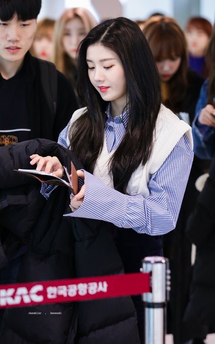 [아이즈원] 12월의 첫 업로드라서 권은비 | 인스티즈