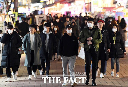 코로나 19사태에도 무신경한 젊은이들? | 인스티즈