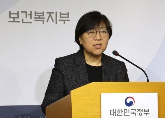 한달사이에 급격하게 수척해진 정은경 질병관리본부장.jpgif | 인스티즈