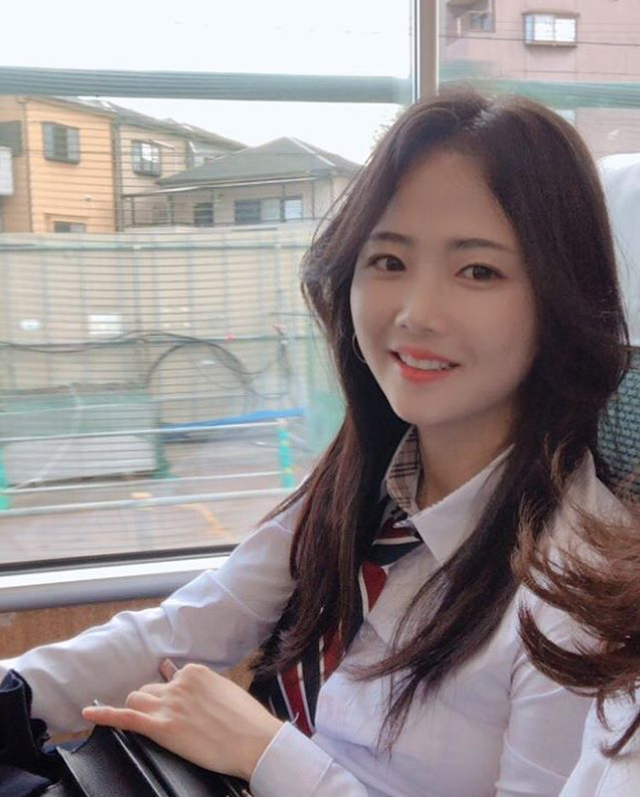 교복 입고 여행한 이민아 | 인스티즈