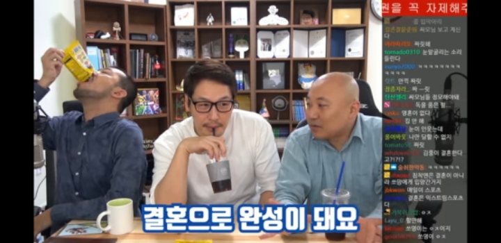 비혼주의였던 김풍에게 결혼을 권장하는 주호민 | 인스티즈